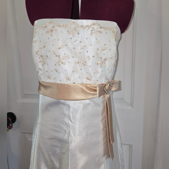 Jessica McClintock For Gunne Sax White Strapless Satin Rhinestone Formal Dress - Picture 3 of 14